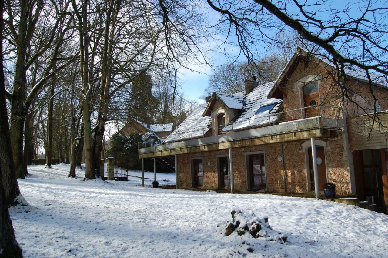 Gite Dans Un Domaine Historique Chevreuse Eksteriør billede