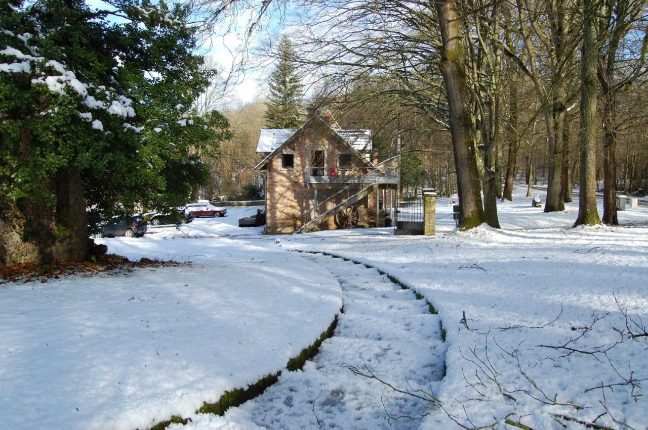Gite Dans Un Domaine Historique Chevreuse Eksteriør billede
